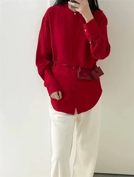 Женская красная рубашка с круглым вырезом в складку на потайных пуговицах