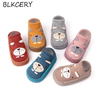 Фирменные детские носки на нескользящей подошве для новорожденных мальчиков с мультяшными животными, милая обувь для маленьких девочек, носочки для 0-18 месяцев, детские товары