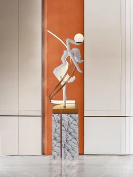 Художественная скульптура персонажа украшение гостиной украшение пола окно на крыльце дома большая скульптурная лампа роскошный торшер